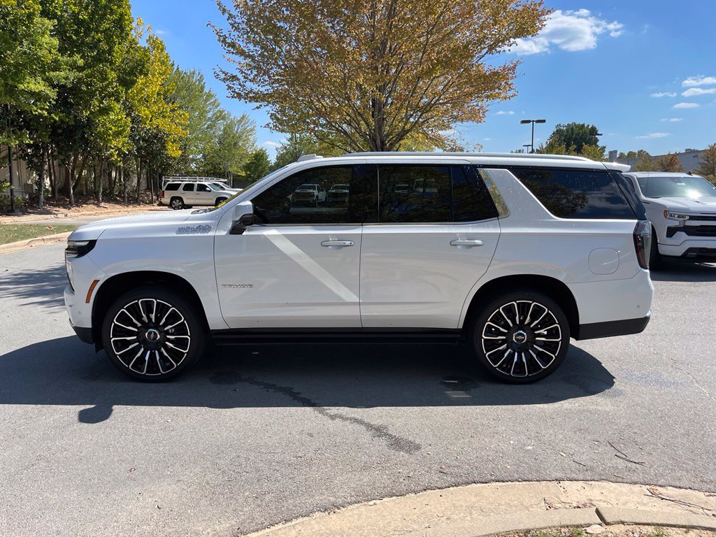 Used 2025 Chevrolet Tahoe High Country AWD/4WD image 4