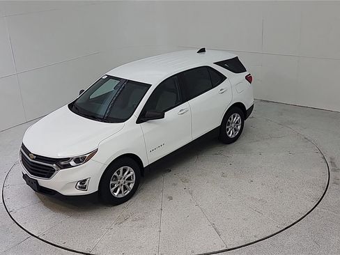 Used 2021 Chevrolet Equinox LS FWD image 18