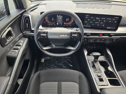 New 2026 Kia Sorento LX FWD image 6