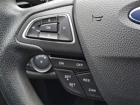 Used 2017 Ford Escape SE image 24