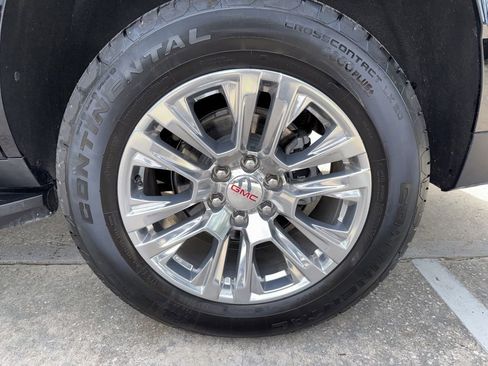 Used 2025 GMC Yukon Denali AWD/4WD image 38