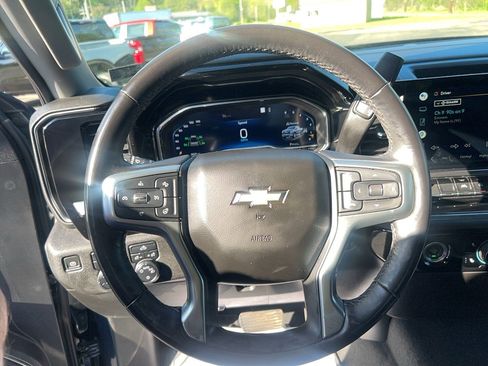Used 2022 Chevrolet Silverado 1500 LT image 13