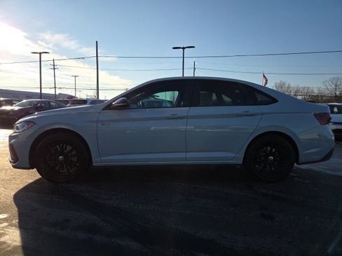 Used 2025 Volkswagen Jetta GLI Autobahn image 4