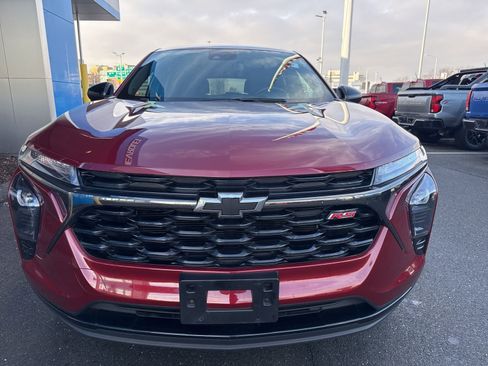 Used 2024 Chevrolet Trax RS w/ Driver Confidence Package image 3