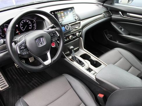 Used 2019 Honda Accord Sport image 2