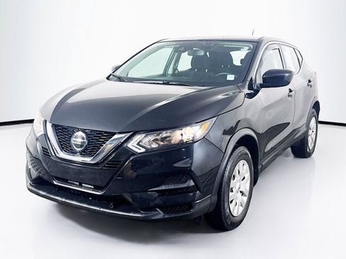 Used 2020 Nissan Rogue Sport S image 1