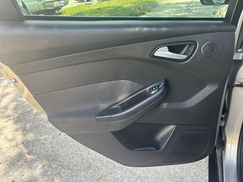 Used 2015 Ford Focus Titanium w/ Titanium Technology Package image 27