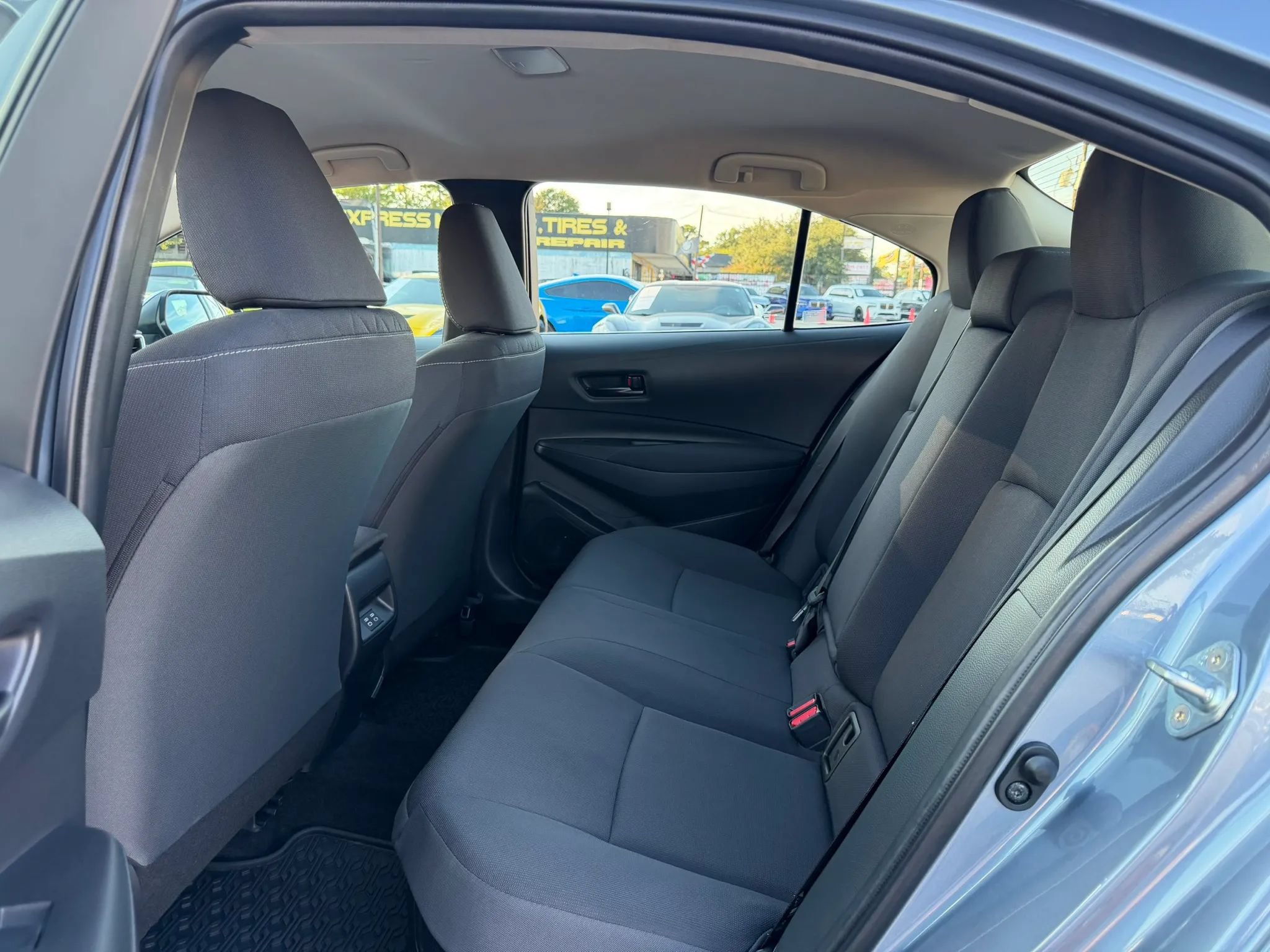 Used 2025 Toyota Corolla LE FWD image 23