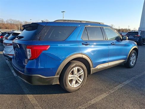 Used 2021 Ford Explorer XLT w/ Equipment Group 202A image 7