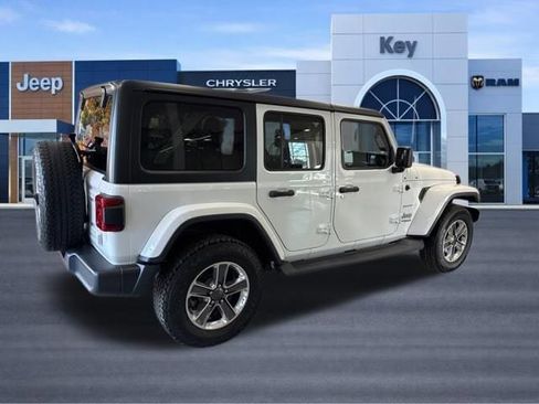 Used 2021 Jeep Wrangler Unlimited Sahara AWD/4WD image 8