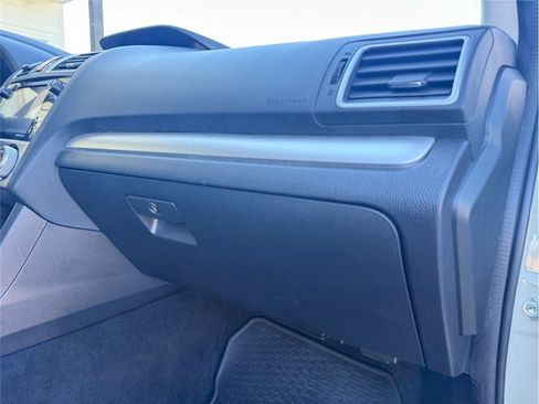 Used 2015 Subaru Crosstrek 2.0i Premium image 35