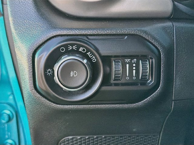 Used 2019 Jeep Wrangler Sport AWD/4WD image 10