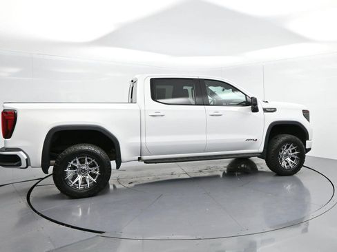 Used 2023 GMC Sierra 1500 AT4 w/ AT4 Premium Package AWD/4WD image 8