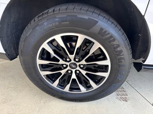 Used 2025 Ford Expedition Max Platinum AWD/4WD image 44