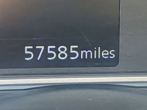 Used 2023 Nissan Versa SV image 28