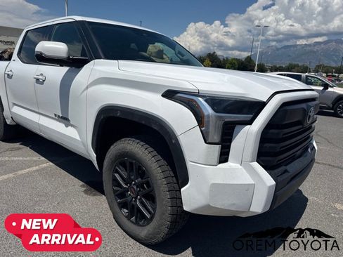 Used 2022 Toyota Tundra SR5 w/ Advanced Technology Package AWD/4WD image 6