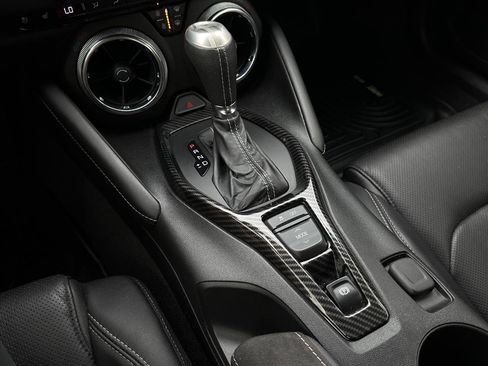 Used 2018 Chevrolet Camaro SS RWD image 8