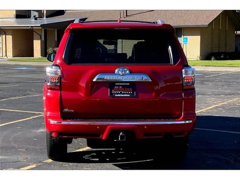 Used 2016 Toyota 4Runner Limited image 4
