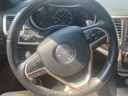Used 2014 Jeep Grand Cherokee Laredo w/ 18" Wheel & 8.4" Radio Group RWD image 5