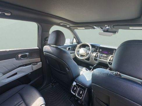 Used 2023 Kia Sorento SX Prestige image 34
