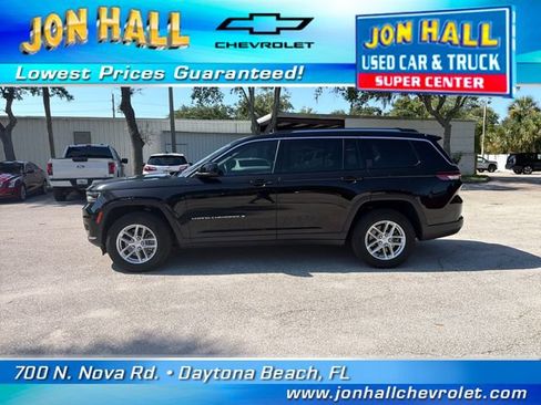 Used 2022 Jeep Grand Cherokee L Laredo w/ Luxury Tech Group I AWD/4WD image 4