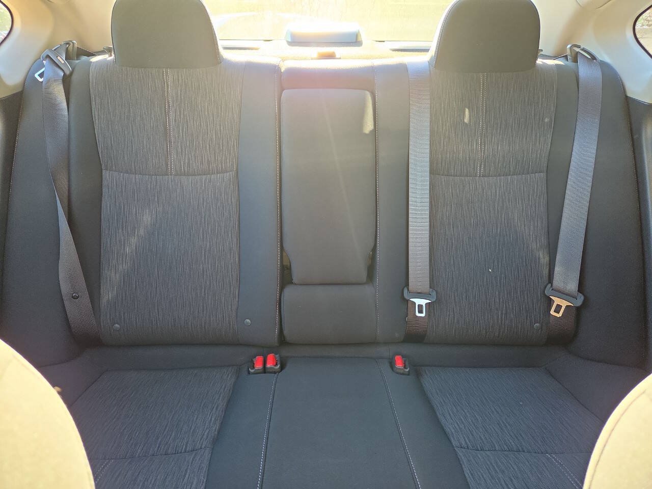 Used 2015 Nissan Sentra SV FWD image 25