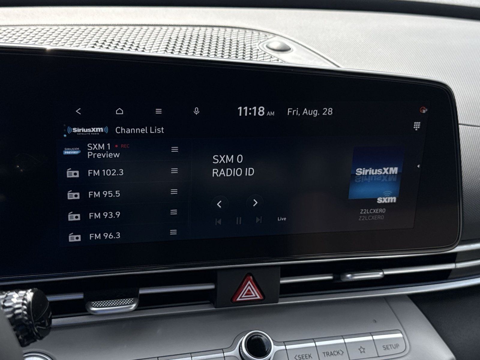 Certified 2025 Hyundai Elantra Limited FWD image 18