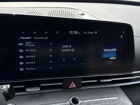 Certified 2025 Hyundai Elantra Limited FWD image 18