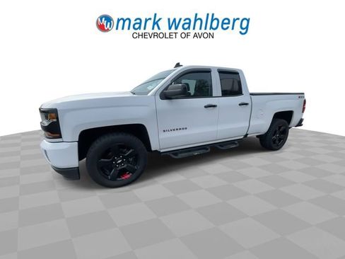 Certified 2018 Chevrolet Silverado 1500 LT w/ Redline Edition AWD/4WD image 4