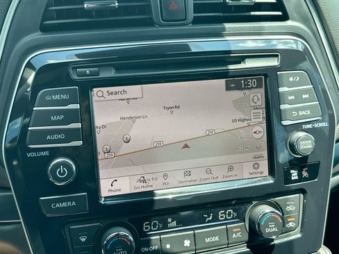 Used 2023 Nissan Maxima SR w/ Sport Mat Group FWD image 18