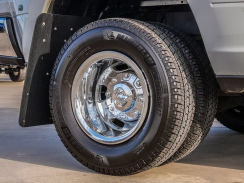 Used 2024 RAM 3500 Tradesman w/ Chrome Appearance Group AWD/4WD image 10