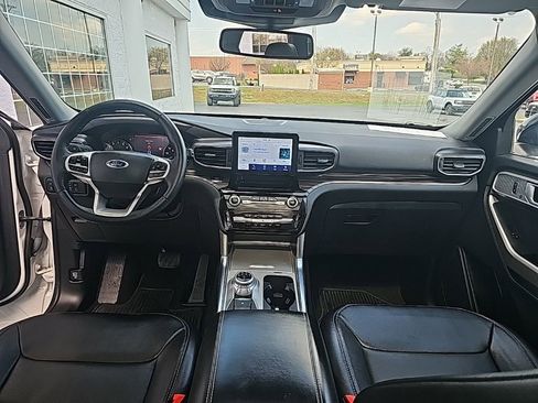 Used 2023 Ford Explorer Limited w/ Hybrid Equipment Group 310A AWD/4WD image 14