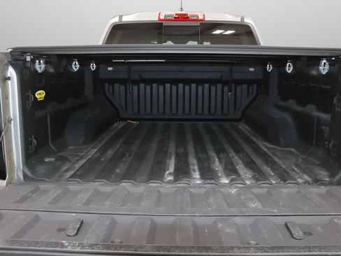 Used 2024 Chevrolet Colorado Z71 w/ Z71 Convenience Package 2 AWD/4WD image 11