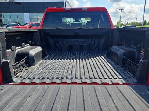 Used 2023 Chevrolet Silverado 1500 LT AWD/4WD image 9