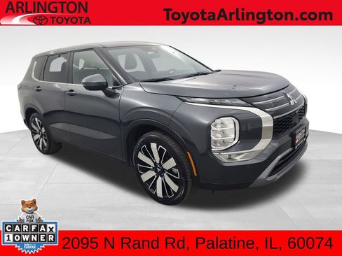 Used 2025 Mitsubishi Outlander SE image 1