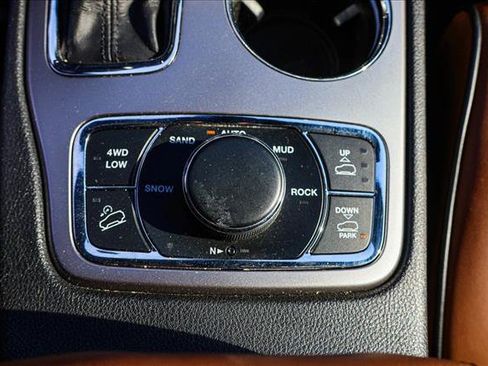 Used 2021 Jeep Grand Cherokee Overland AWD/4WD image 22