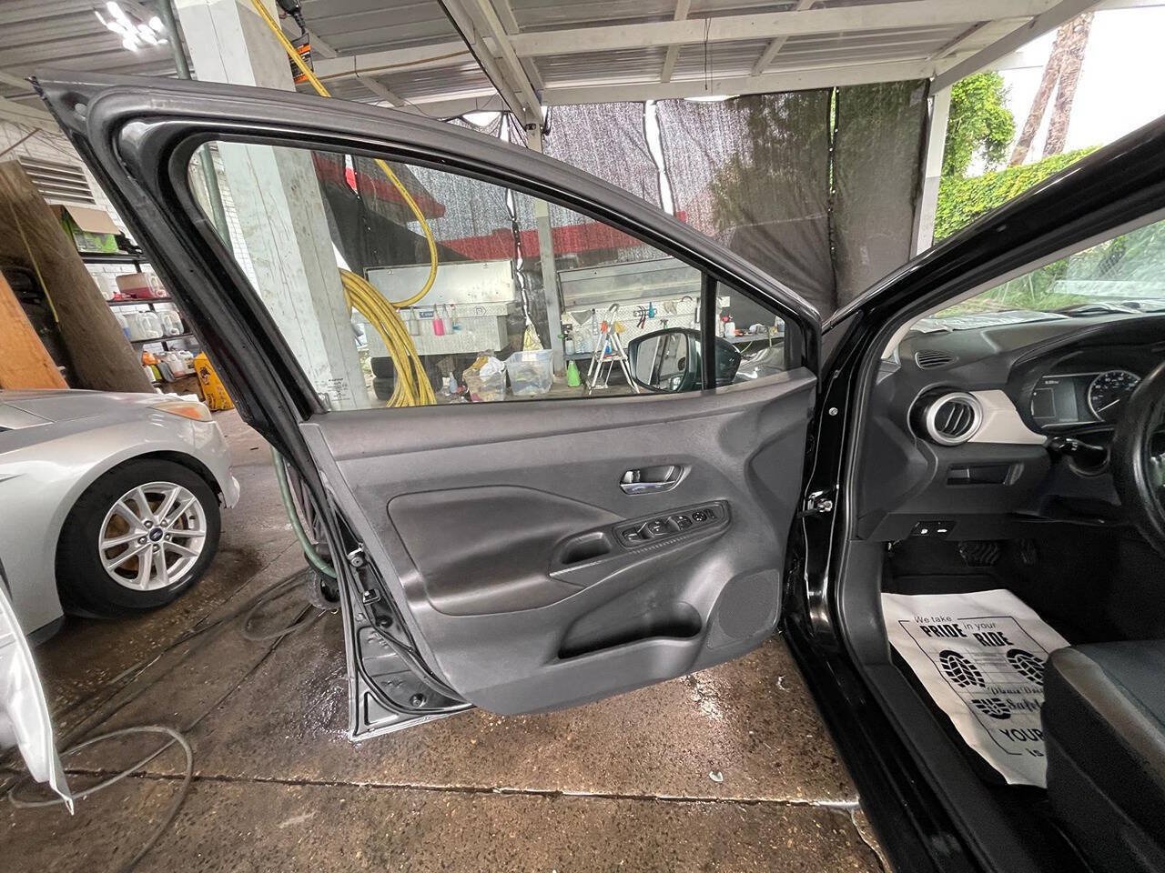 Used 2021 Nissan Versa SV FWD image 8