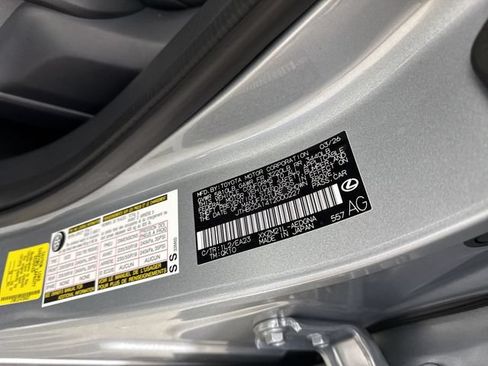 Certified 2026 Lexus ES 350e w/ Convenience Package FWD image 38