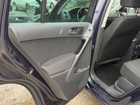 Used 2013 Volkswagen Tiguan S image 13