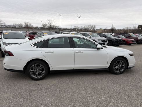 Used 2024 Honda Accord EX image 4