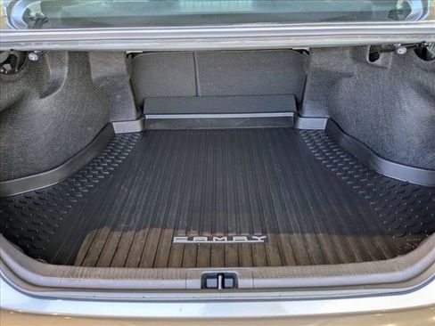 Used 2025 Toyota Camry XLE FWD image 6