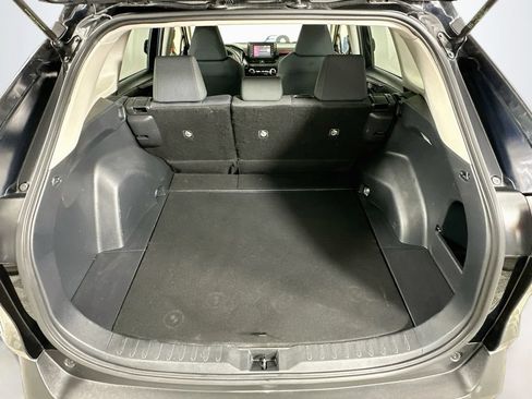 Used 2019 Toyota RAV4 LE w/ Carpet Mat Package AWD/4WD image 28