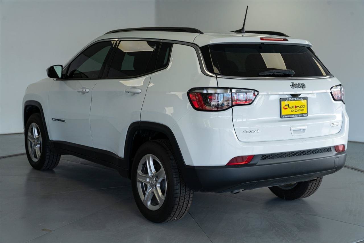 Used 2023 Jeep Compass Latitude AWD/4WD image 5