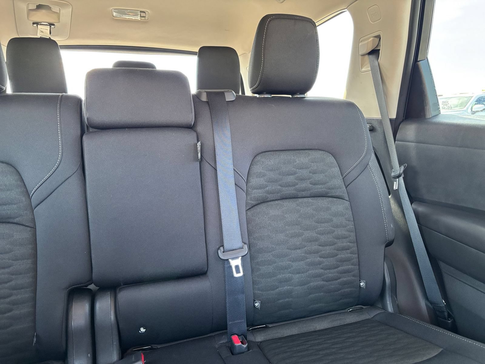 Used 2025 Nissan Pathfinder SV FWD image 39