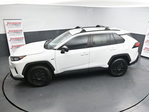 Used 2021 Toyota RAV4 LE image 26