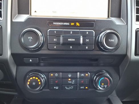 Used 2018 Ford F150 XLT w/ Equipment Group 302A Luxury AWD/4WD image 25