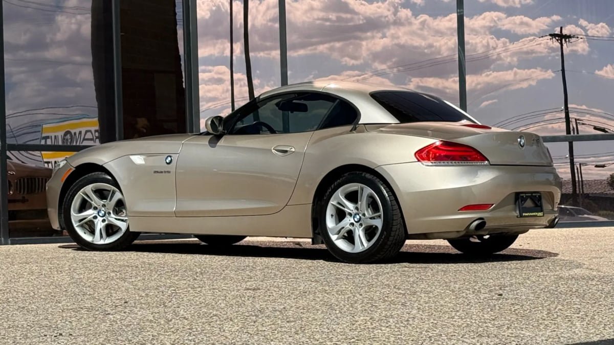 Used 2011 BMW Z4 sDrive35i RWD image 9