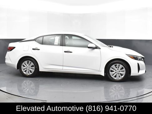 Used 2025 Nissan Sentra S image 4