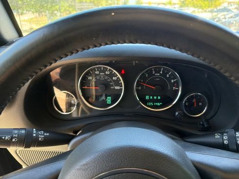 Used 2017 Jeep Wrangler Unlimited Sport w/ Quick Order Package 24S AWD/4WD image 23