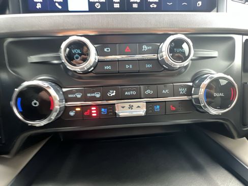 Certified 2026 Ford F450 Platinum w/ Platinum Plus Package image 21